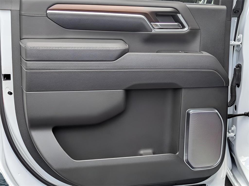 new 2025 GMC Sierra 2500 car, priced at $80,705