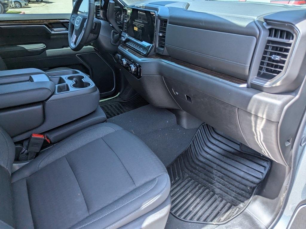 new 2025 GMC Sierra 1500 car, priced at $40,640