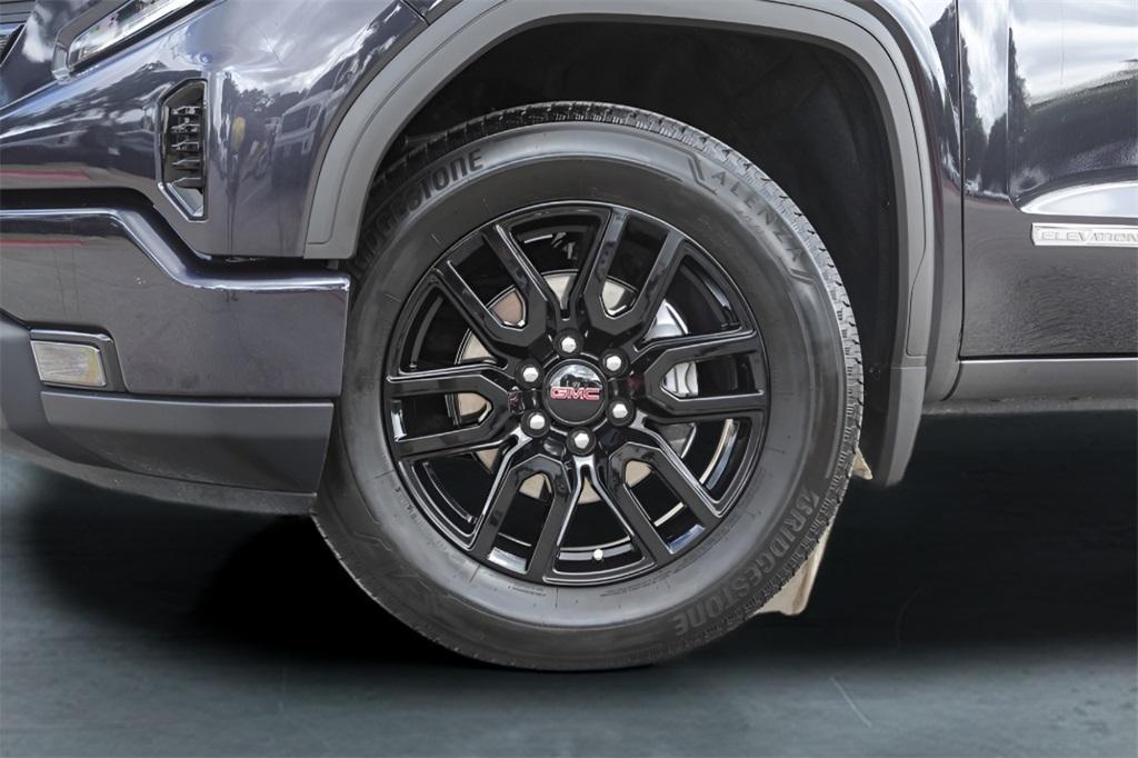 used 2024 GMC Sierra 1500 car, priced at $43,900