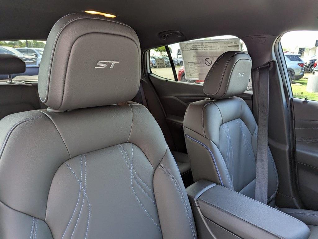 new 2025 Buick Envista car, priced at $28,485