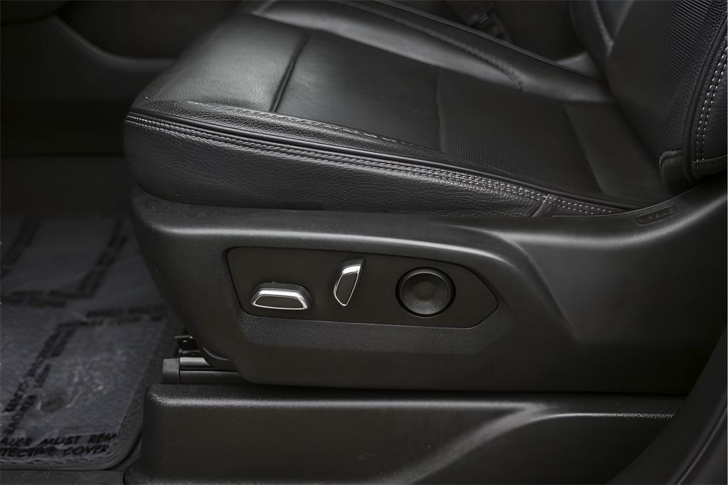 used 2022 GMC Yukon car, priced at $60,900