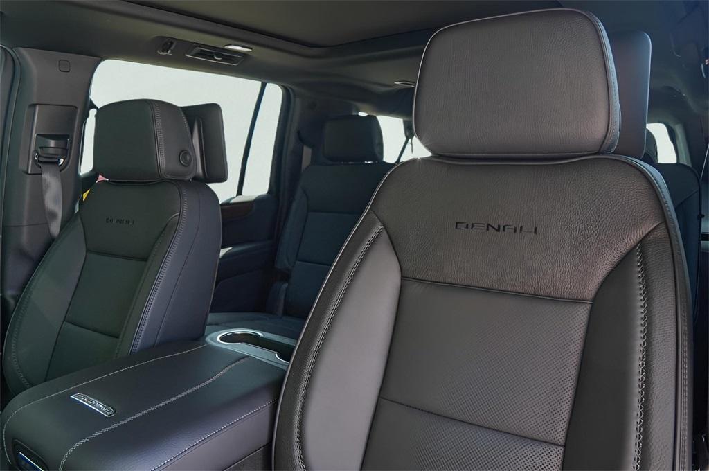 new 2025 GMC Yukon XL car, priced at $97,649