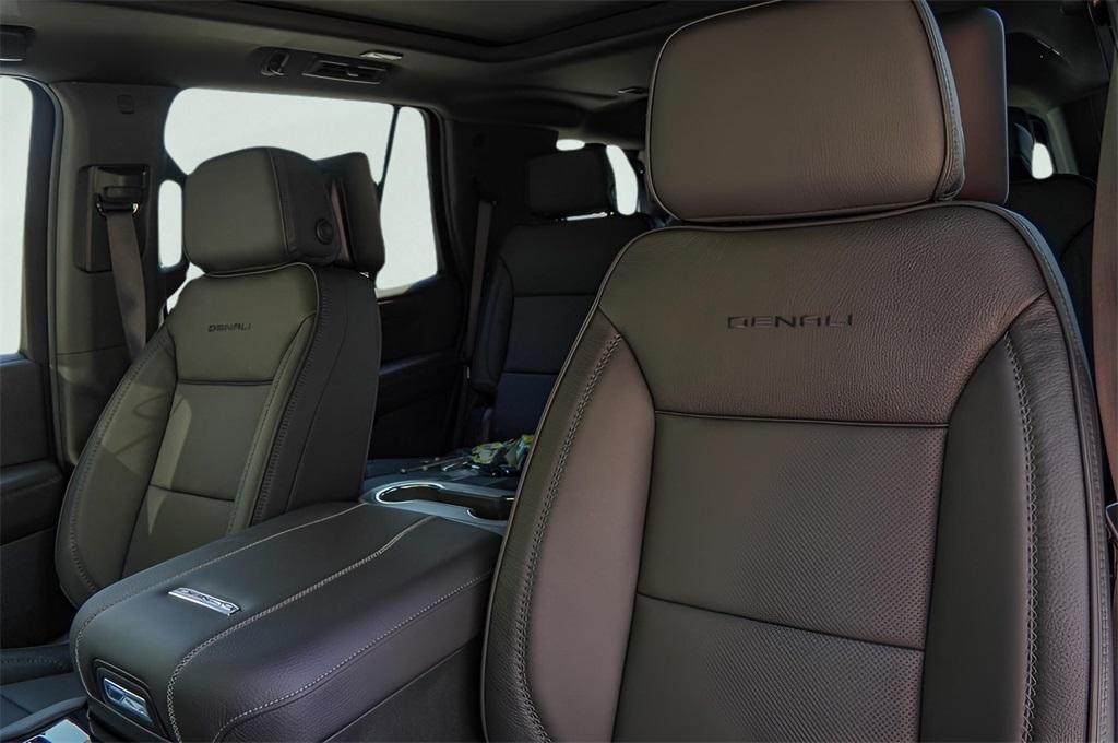 new 2025 GMC Yukon car, priced at $96,670
