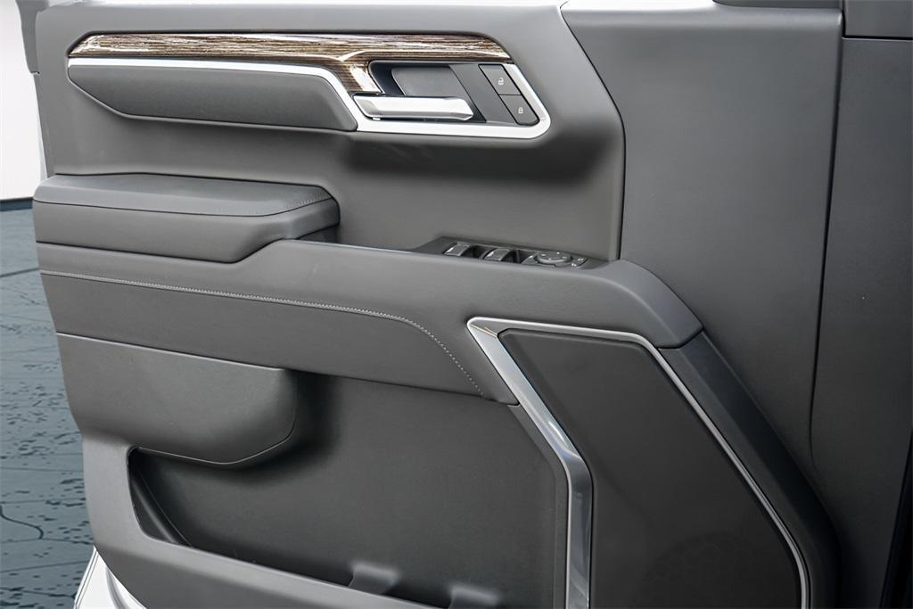 new 2026 GMC Sierra 1500 car, priced at $45,400