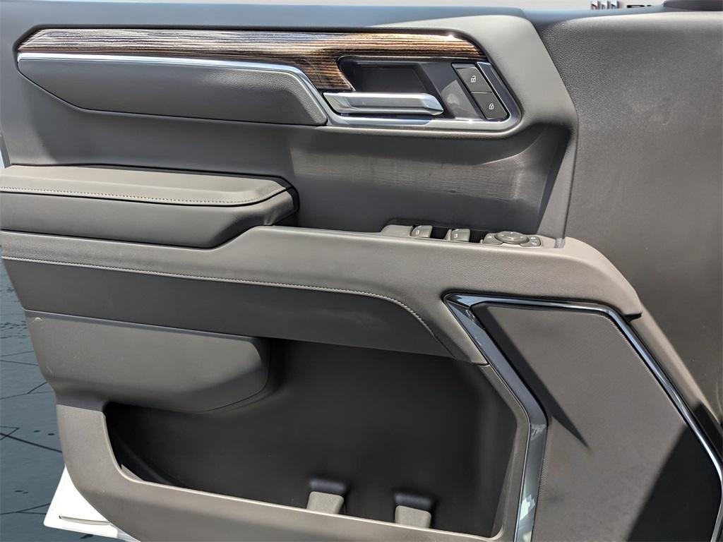new 2025 GMC Sierra 1500 car, priced at $42,995