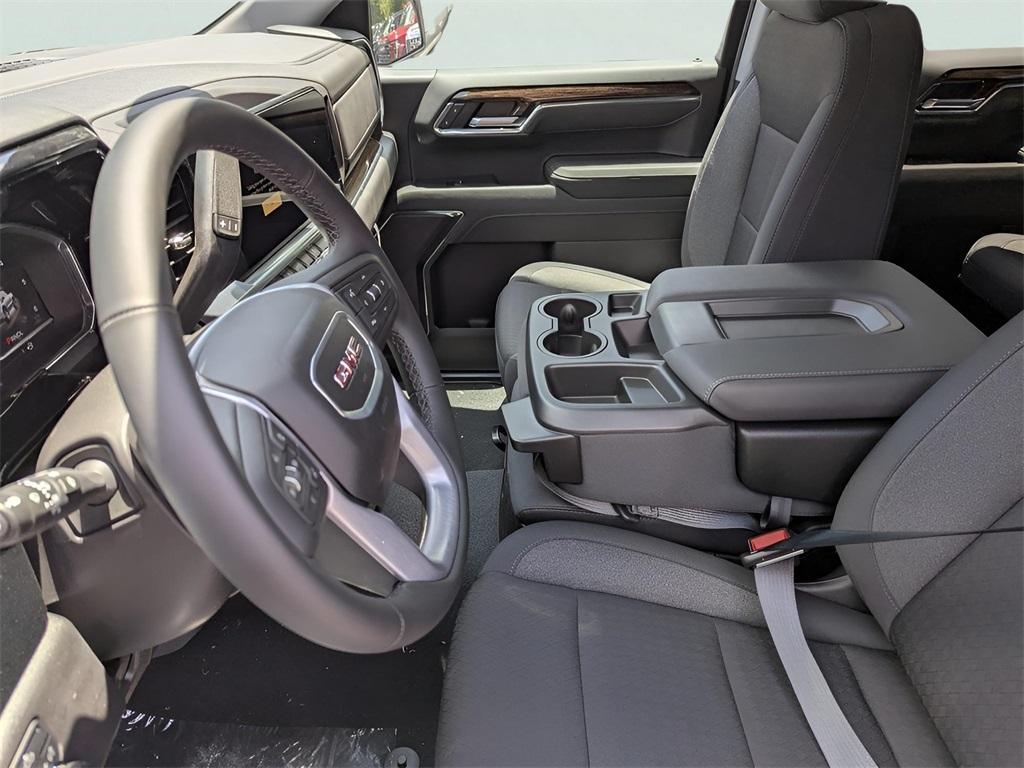 new 2025 GMC Sierra 1500 car, priced at $42,995