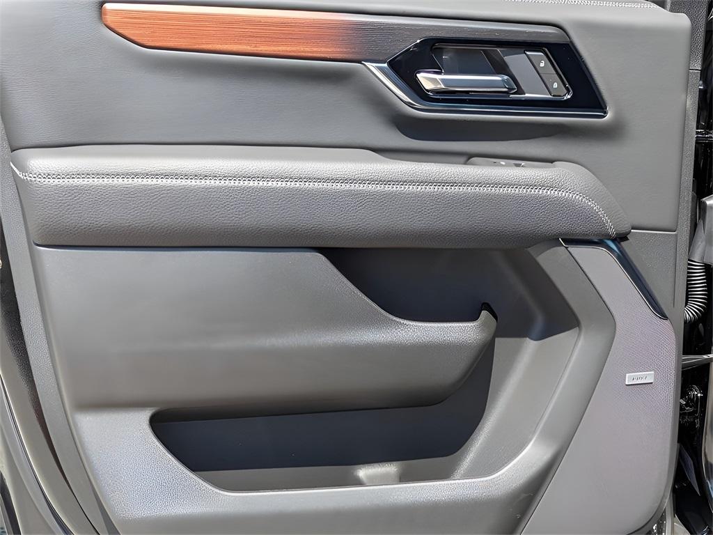 new 2025 GMC Yukon XL car, priced at $93,055