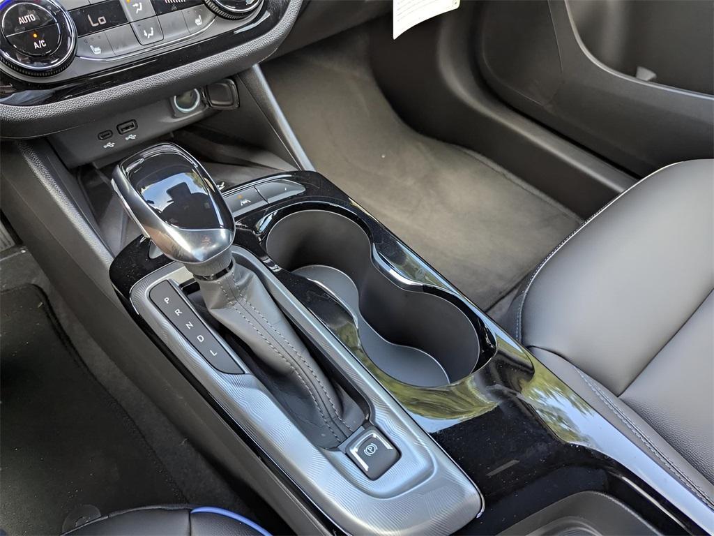 new 2025 Buick Envista car, priced at $28,980