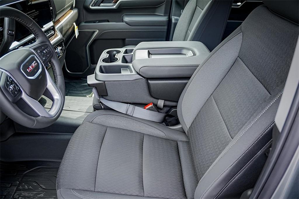new 2026 GMC Sierra 1500 car, priced at $45,400
