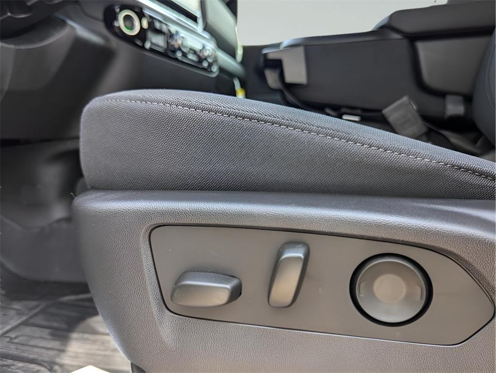 new 2025 GMC Sierra 1500 car, priced at $42,995