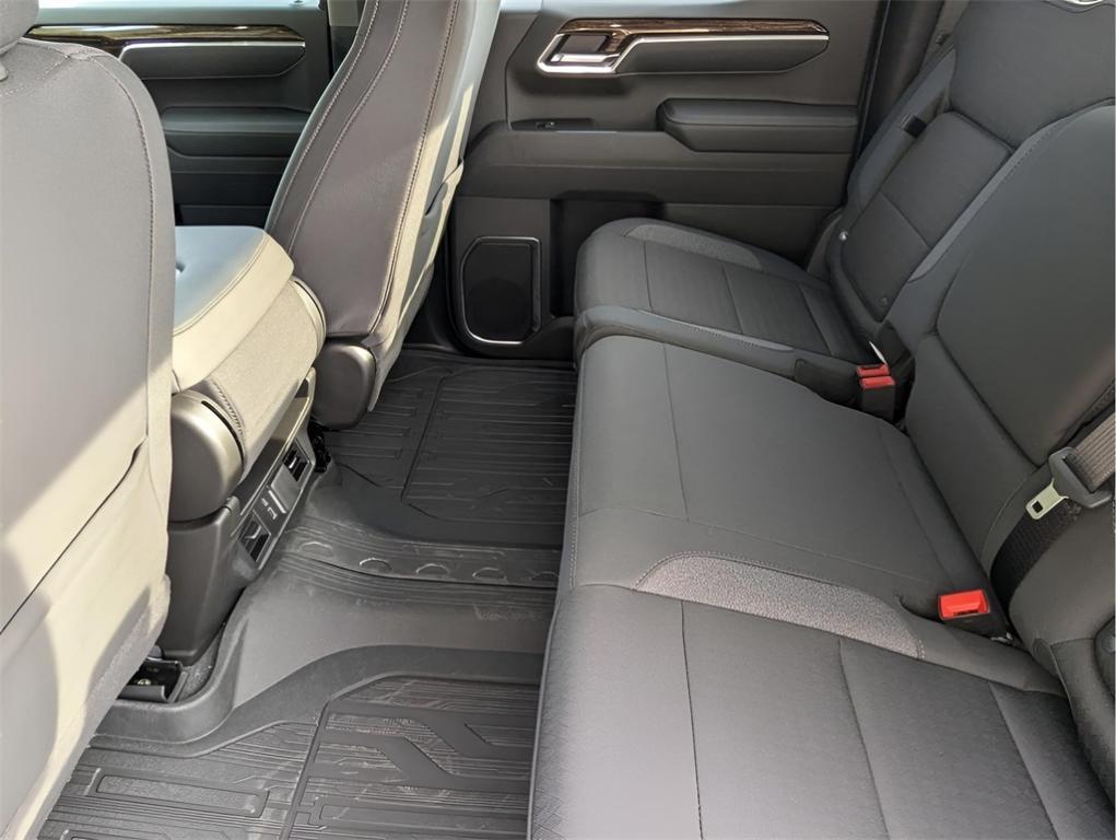 new 2025 GMC Sierra 1500 car, priced at $42,995