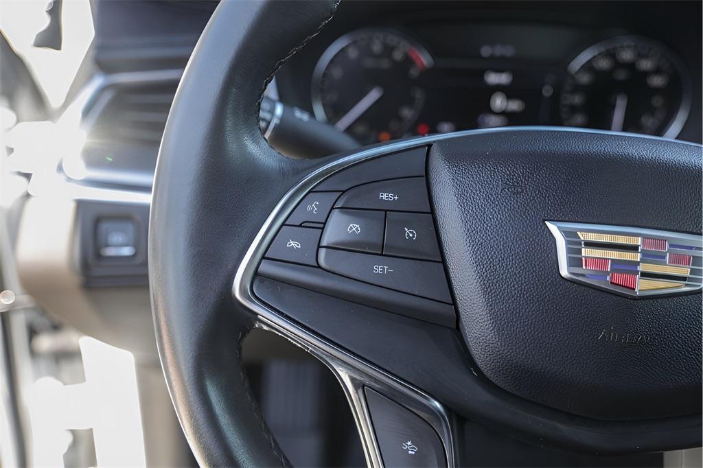 used 2023 Cadillac XT5 car, priced at $33,498