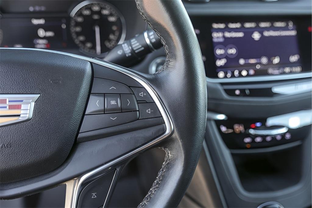 used 2023 Cadillac XT5 car, priced at $33,498