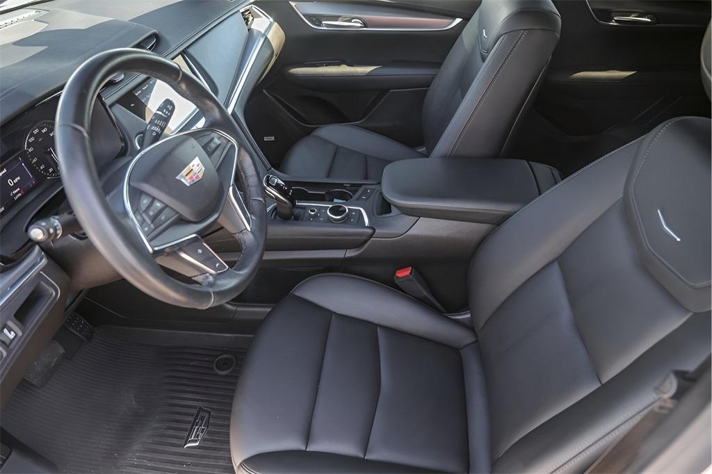 used 2023 Cadillac XT5 car, priced at $33,498