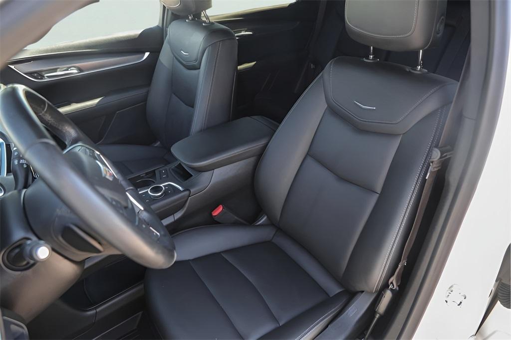 used 2023 Cadillac XT5 car, priced at $33,498