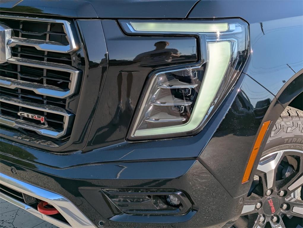 new 2025 GMC Yukon XL car, priced at $90,605