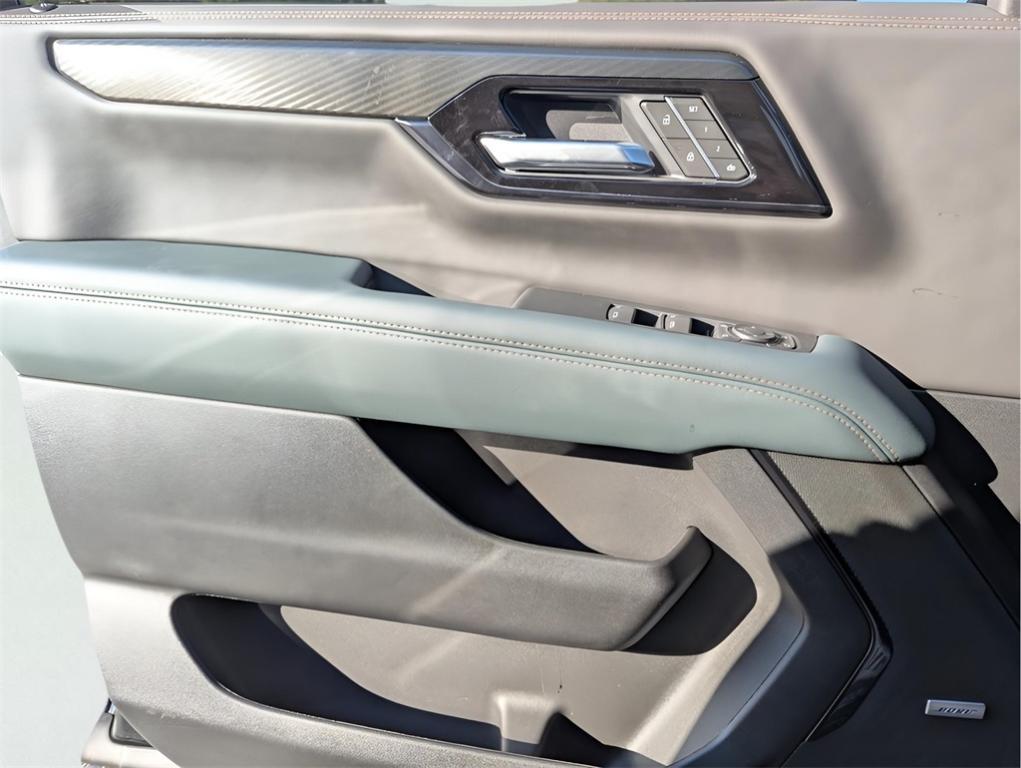 new 2025 GMC Yukon XL car, priced at $90,605