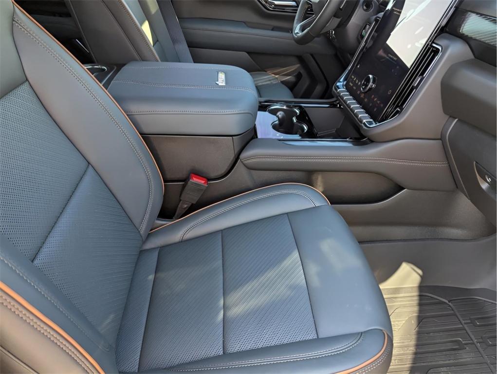 new 2025 GMC Yukon XL car, priced at $90,605