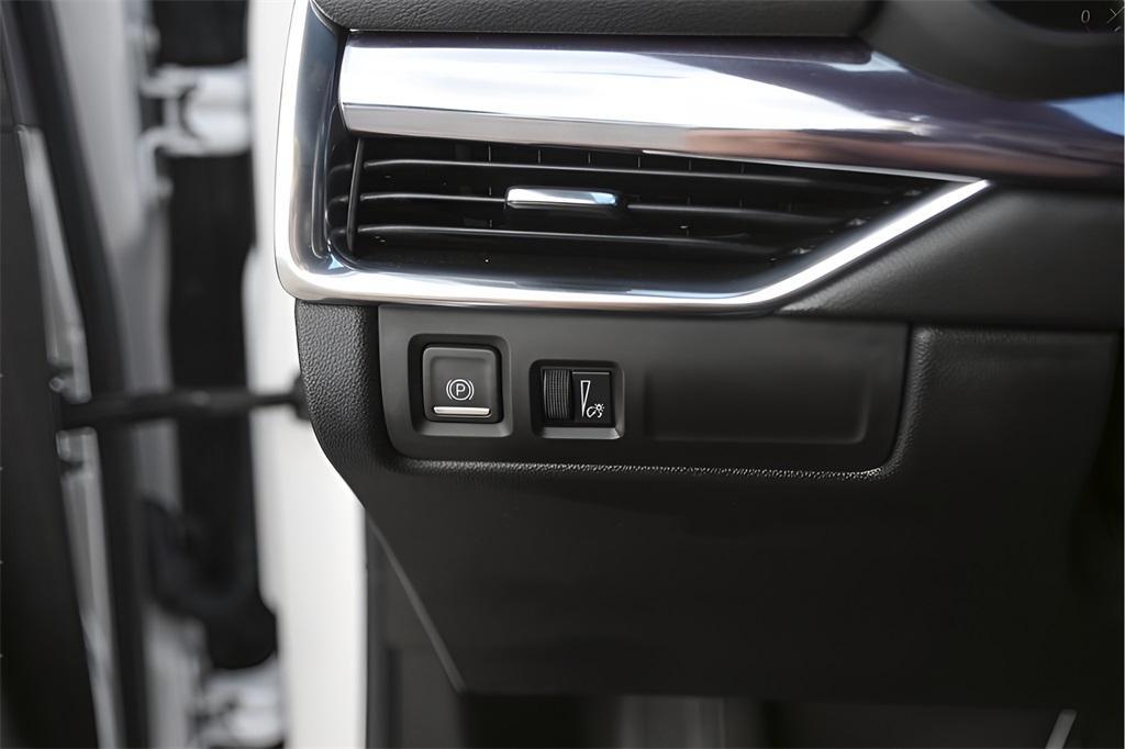 used 2022 Cadillac XT4 car, priced at $24,298