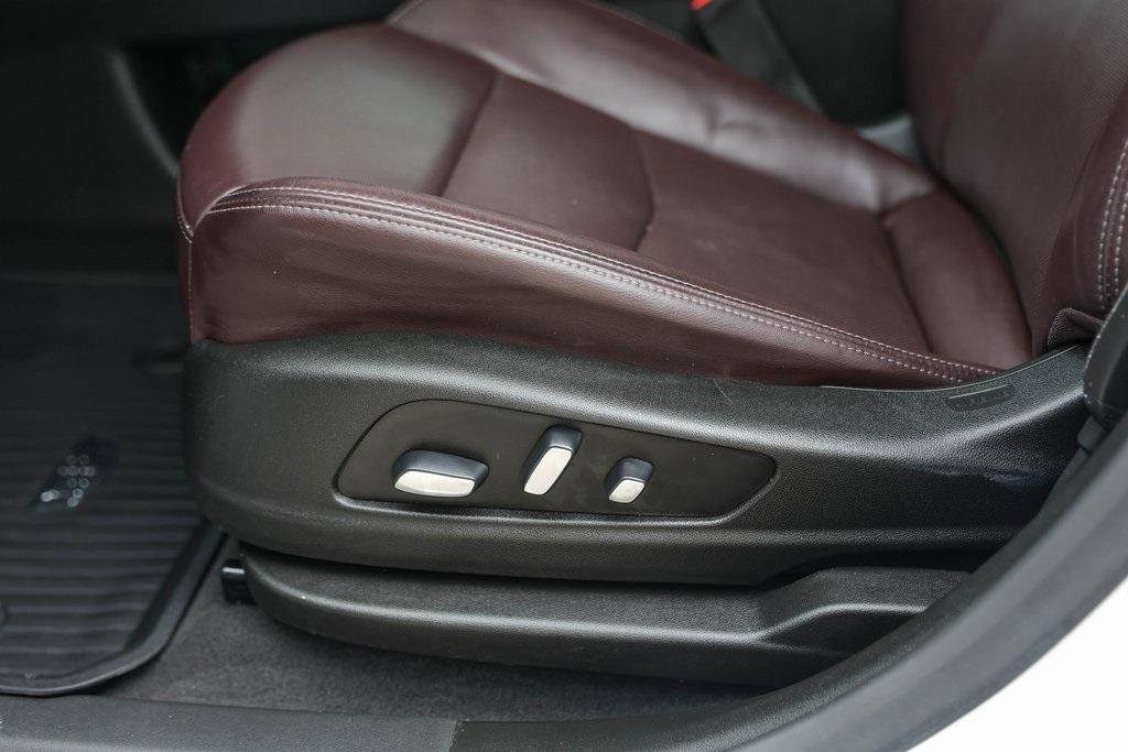 used 2021 Cadillac XT6 car, priced at $31,900