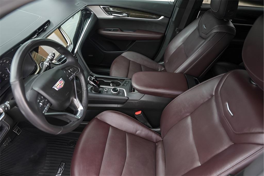 used 2021 Cadillac XT6 car, priced at $31,900