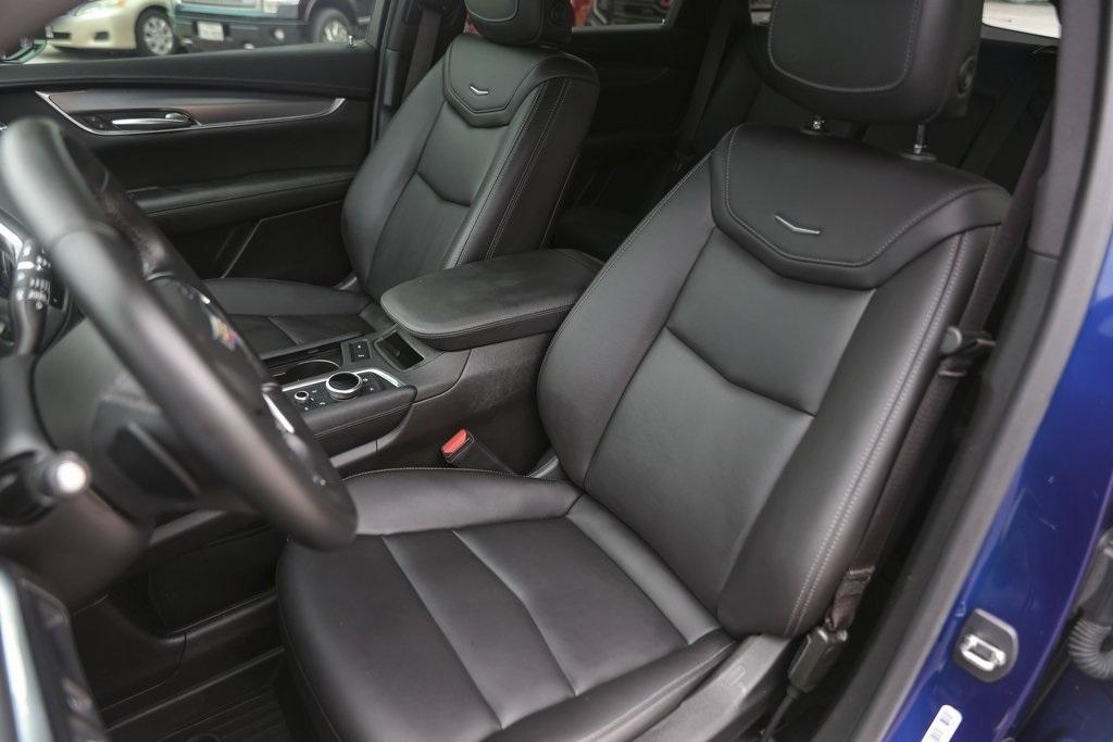 used 2023 Cadillac XT5 car, priced at $31,498