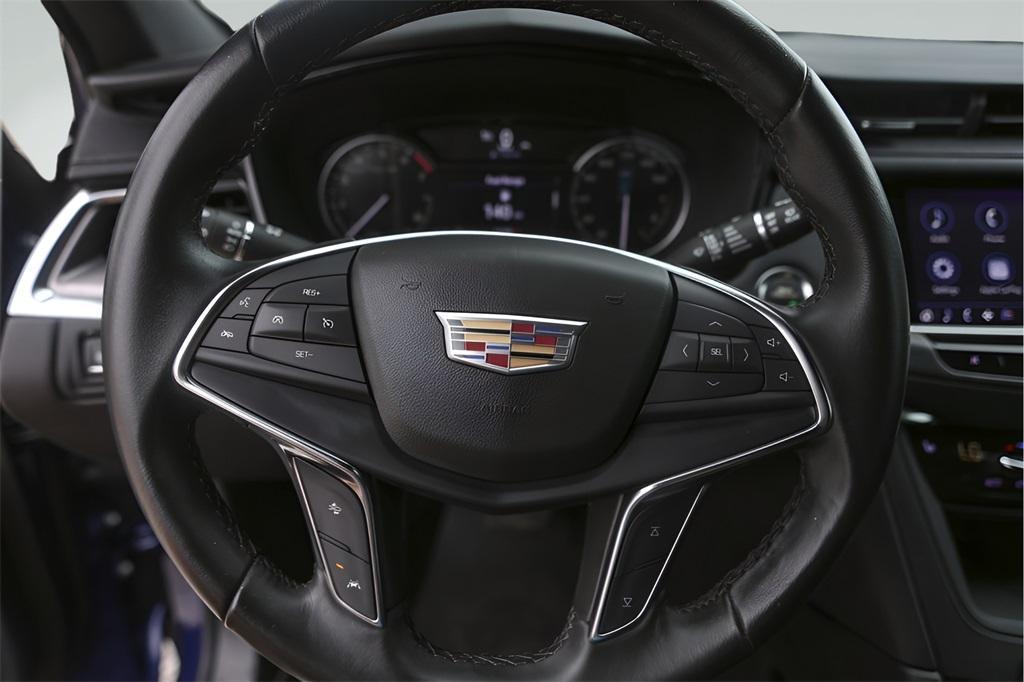used 2023 Cadillac XT5 car, priced at $29,900