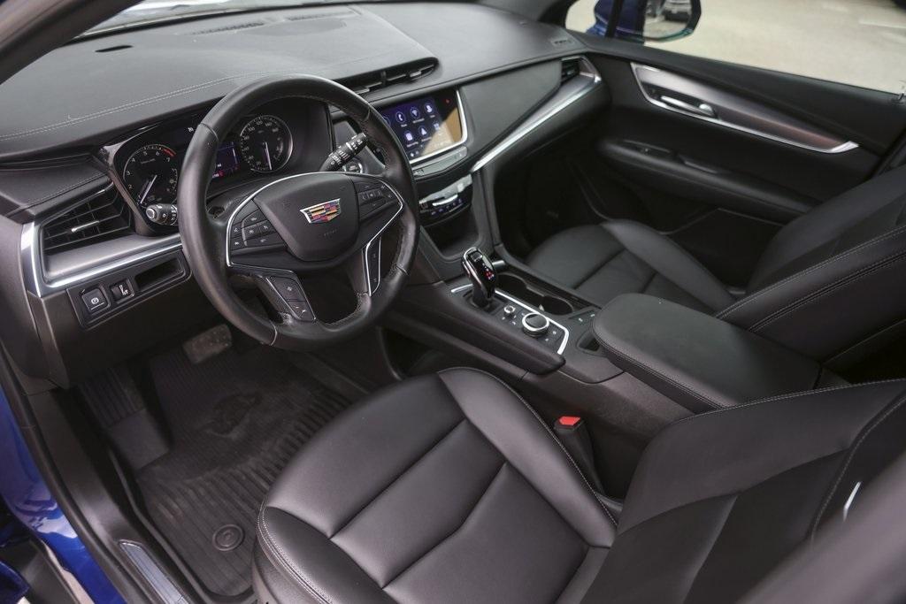 used 2023 Cadillac XT5 car, priced at $31,498