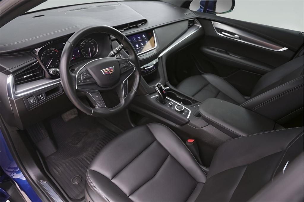 used 2023 Cadillac XT5 car, priced at $29,900