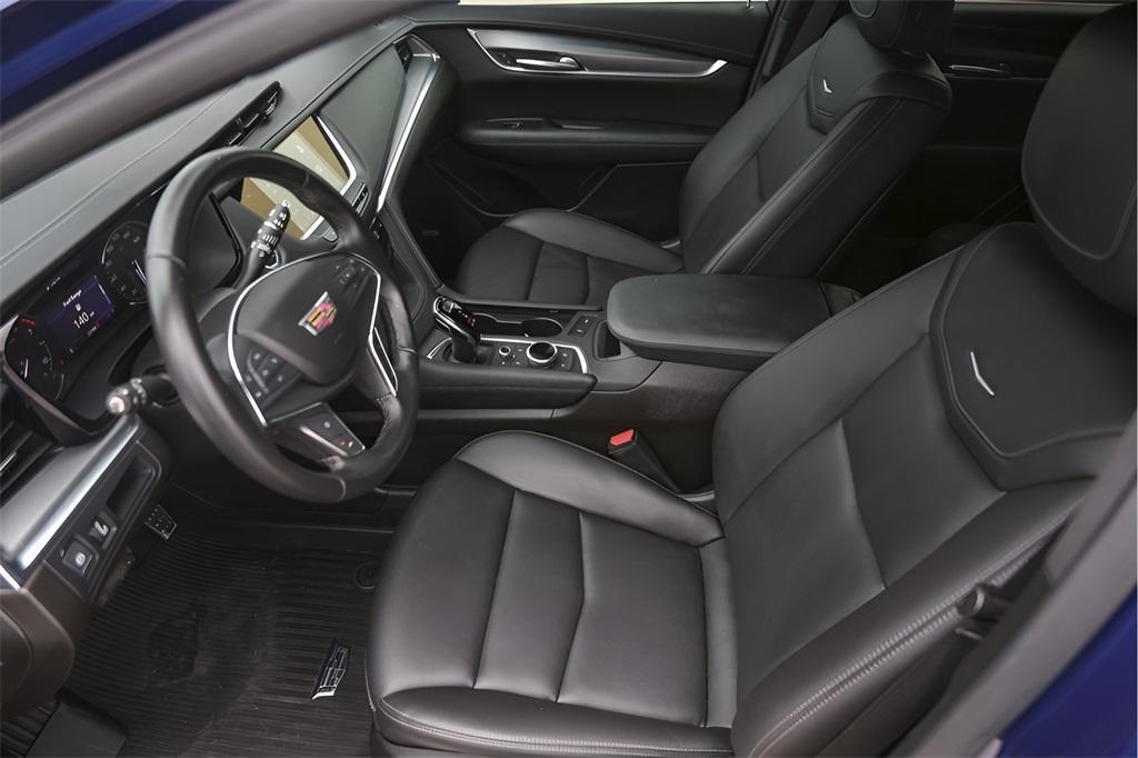 used 2023 Cadillac XT5 car, priced at $29,900