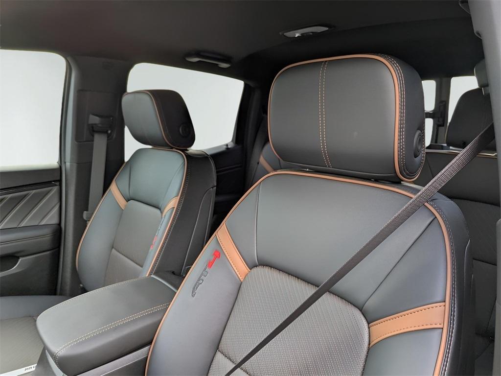 new 2025 GMC Canyon car, priced at $49,985