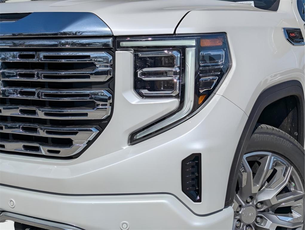 new 2025 GMC Sierra 1500 car, priced at $75,650