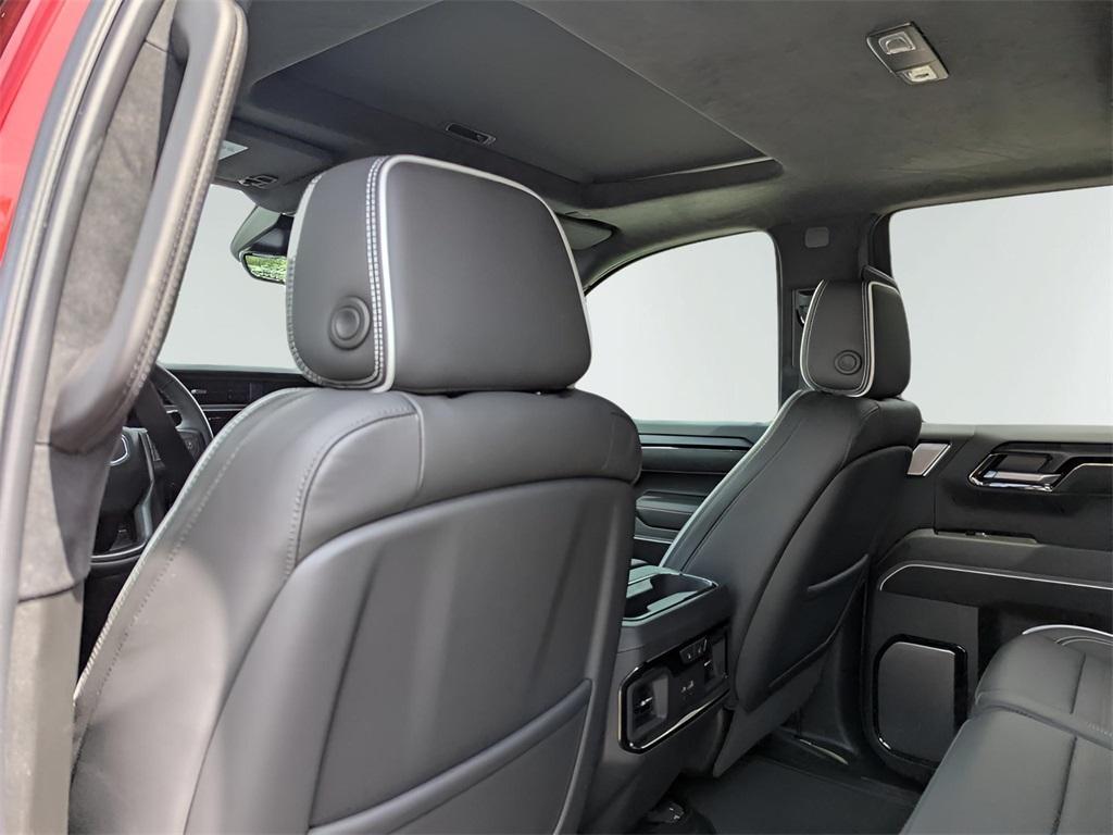 new 2025 GMC Sierra 1500 car, priced at $75,679