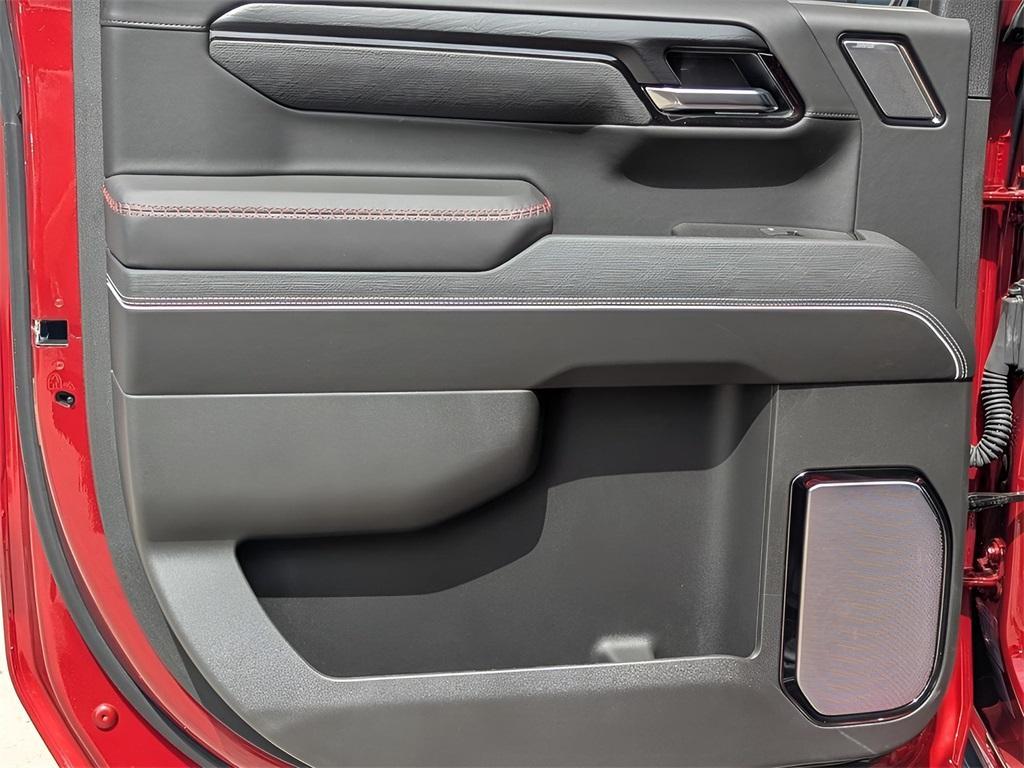new 2025 GMC Sierra 1500 car, priced at $75,679