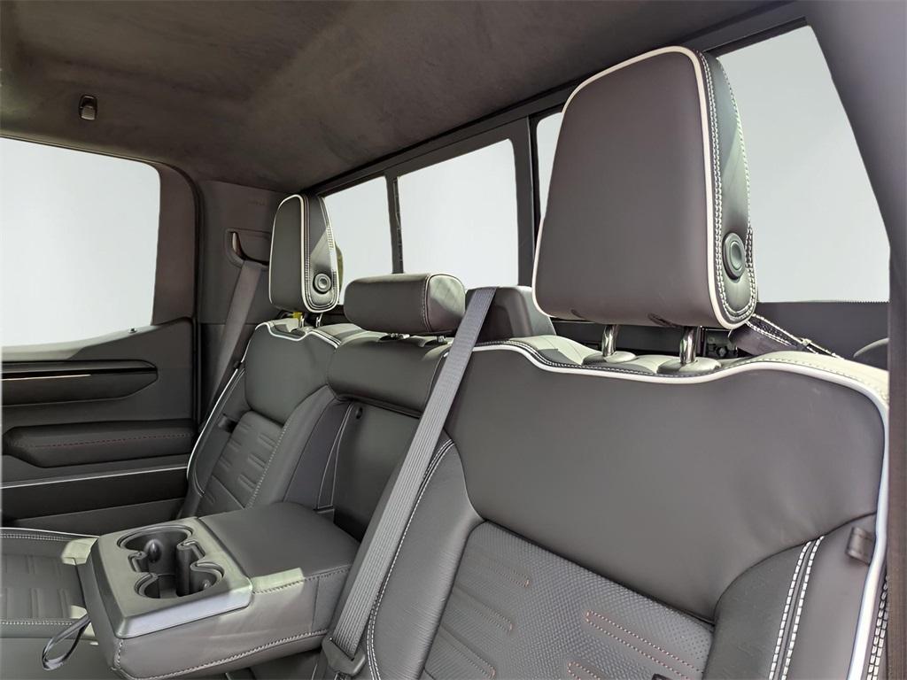 new 2025 GMC Sierra 1500 car, priced at $75,679