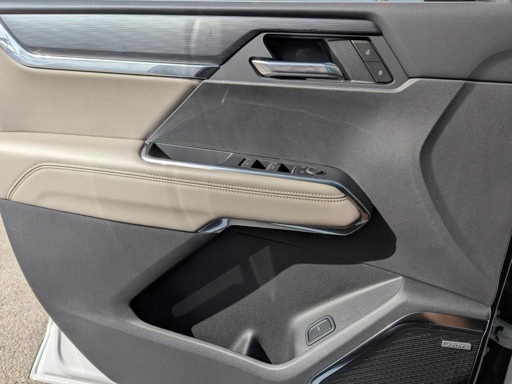 new 2025 GMC Acadia car, priced at $42,752