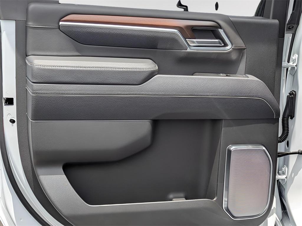new 2025 GMC Sierra 2500 car, priced at $84,665