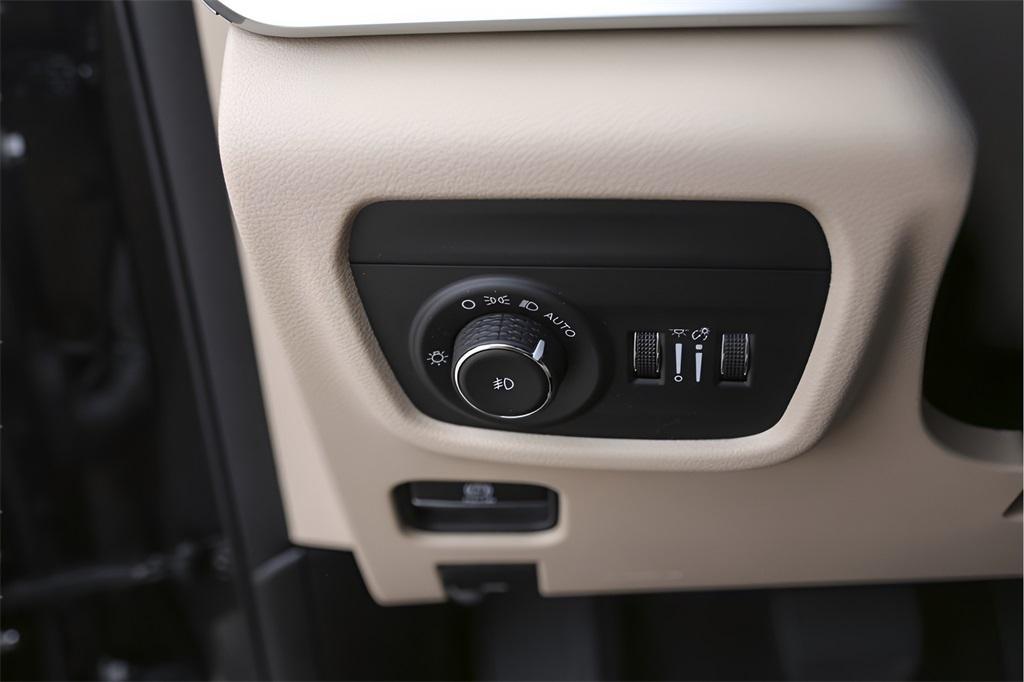 used 2021 Jeep Grand Cherokee L car, priced at $28,498