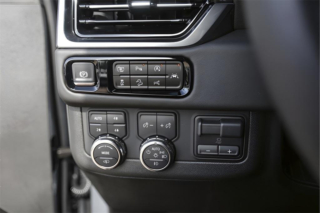 used 2025 GMC Yukon car, priced at $108,900