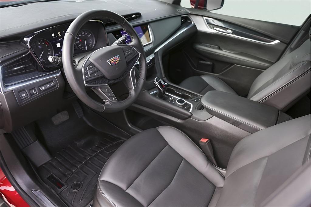 used 2023 Cadillac XT5 car, priced at $33,900