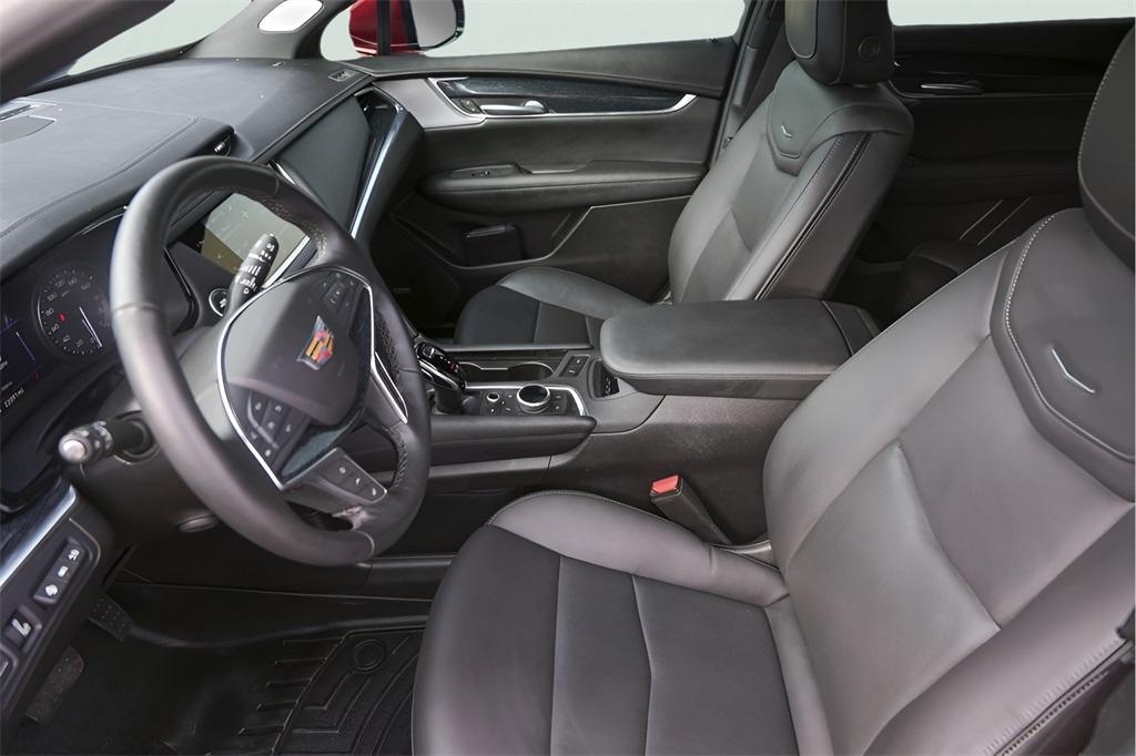 used 2023 Cadillac XT5 car, priced at $33,900