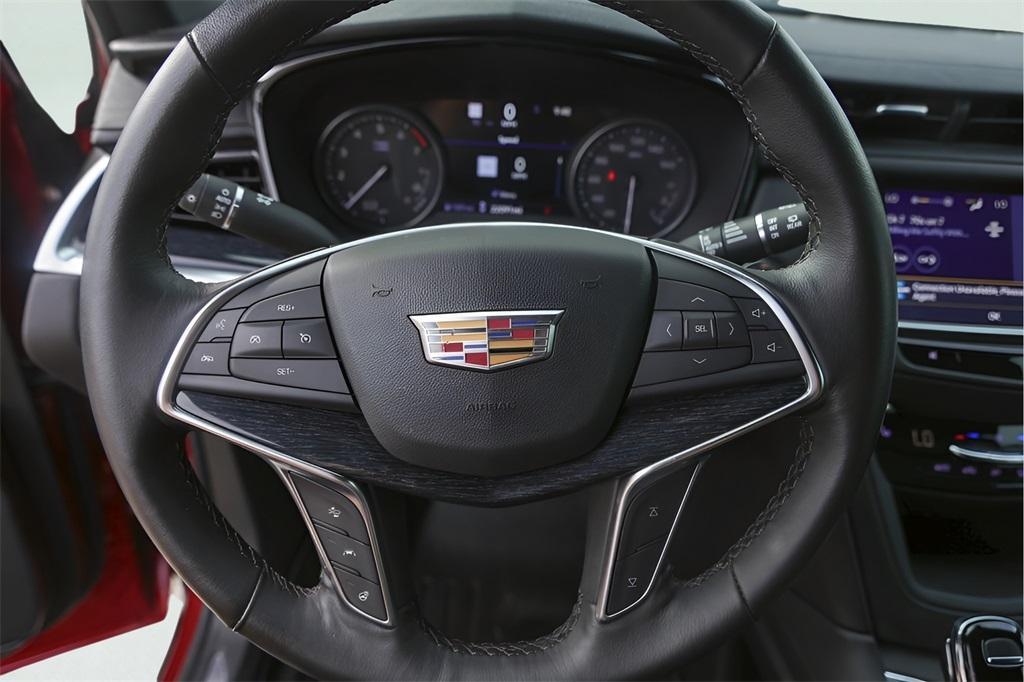 used 2023 Cadillac XT5 car, priced at $33,900