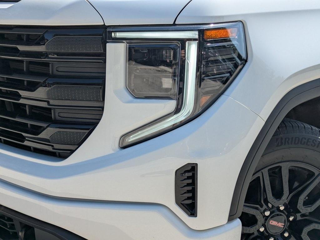 new 2025 GMC Sierra 1500 car, priced at $42,995