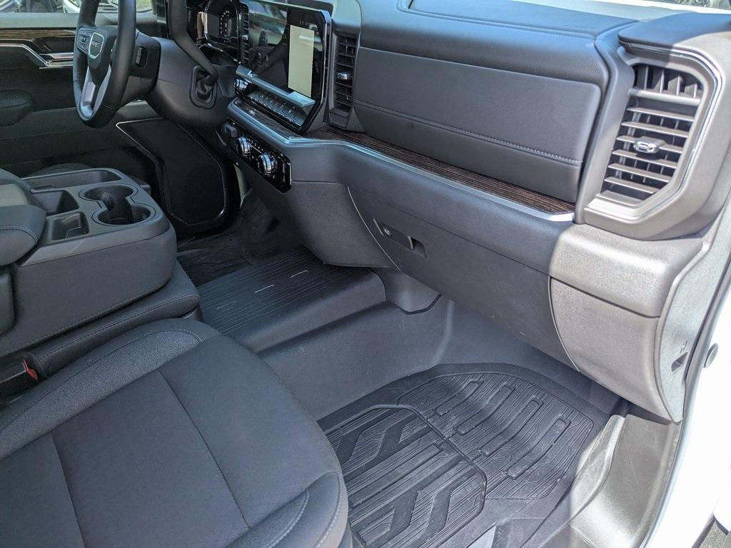 new 2025 GMC Sierra 1500 car, priced at $42,995