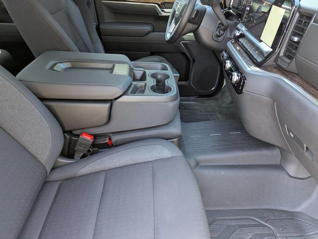 new 2025 GMC Sierra 1500 car, priced at $42,995