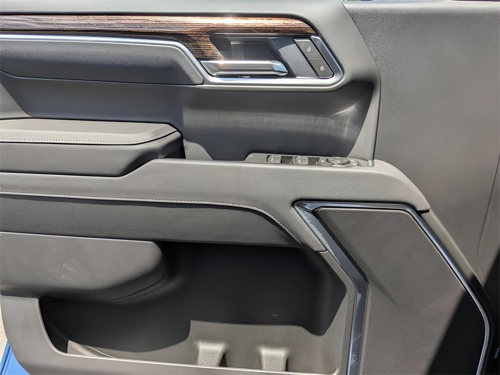 new 2025 GMC Sierra 1500 car, priced at $43,815