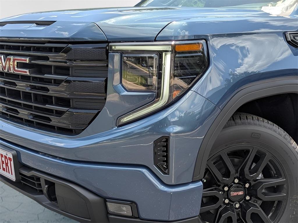 new 2025 GMC Sierra 1500 car, priced at $43,815