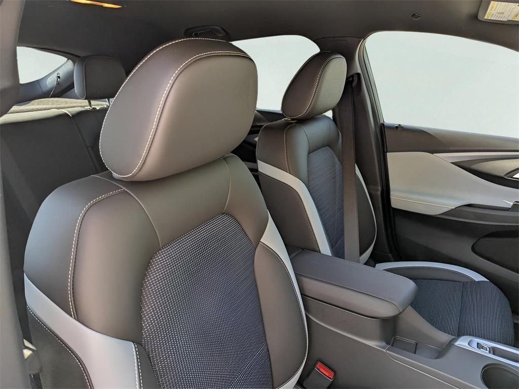 new 2025 Buick Envista car, priced at $25,175