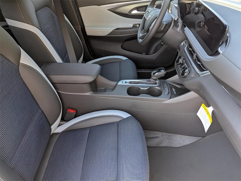 new 2025 Buick Envista car, priced at $25,175