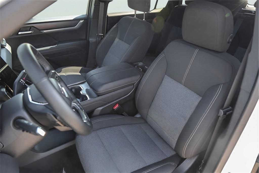 used 2025 GMC Acadia car, priced at $38,400